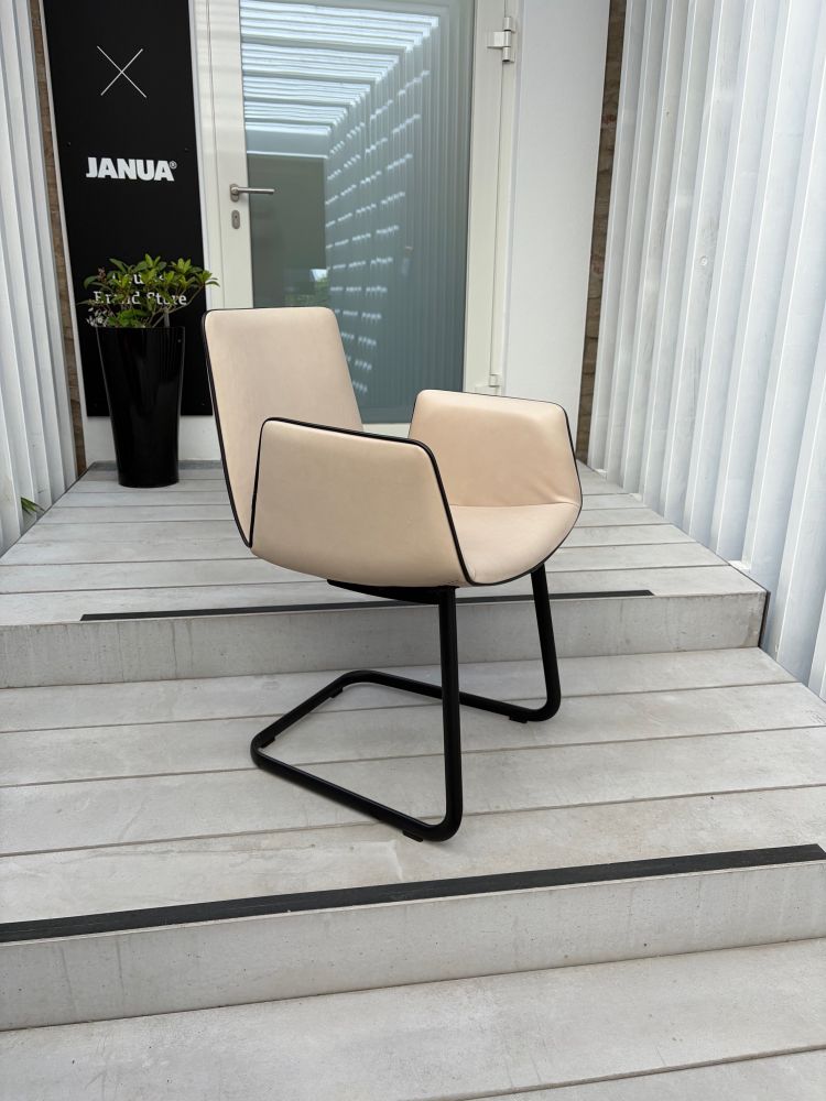 Einzelstuhl Freifrau Amelie Armchair 1.7