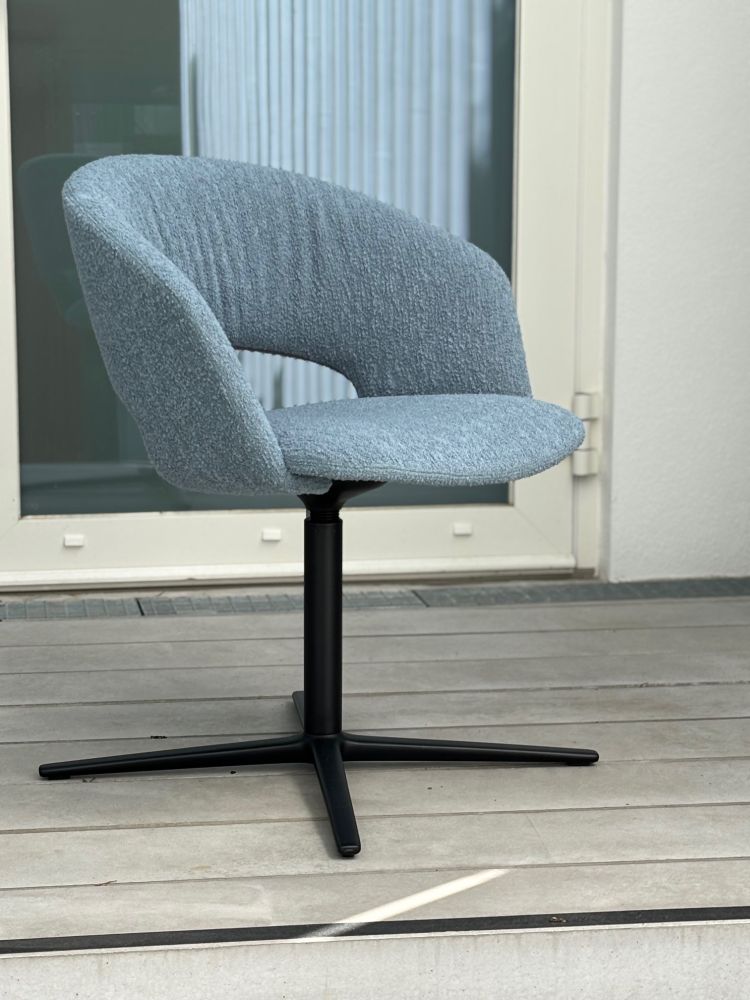 Girsberger Drehstuhl Calina B045