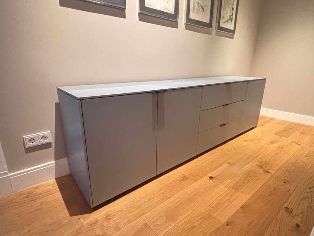 Piure Sideboard Line