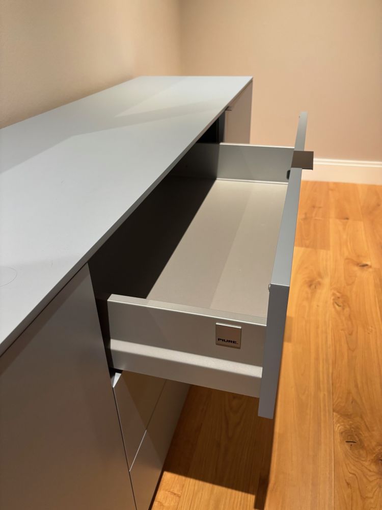 Piure Sideboard Line