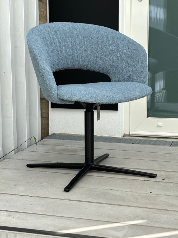 Girsberger Drehstuhl Calina B045