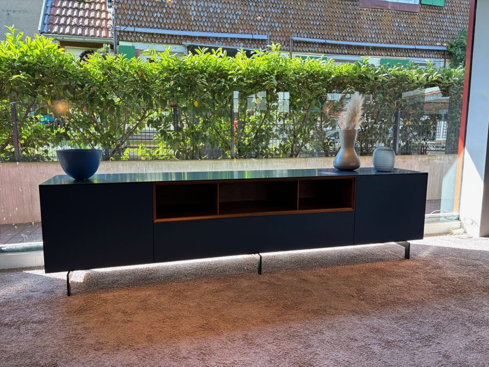 Sideboard Nex Side mit Fußgestell