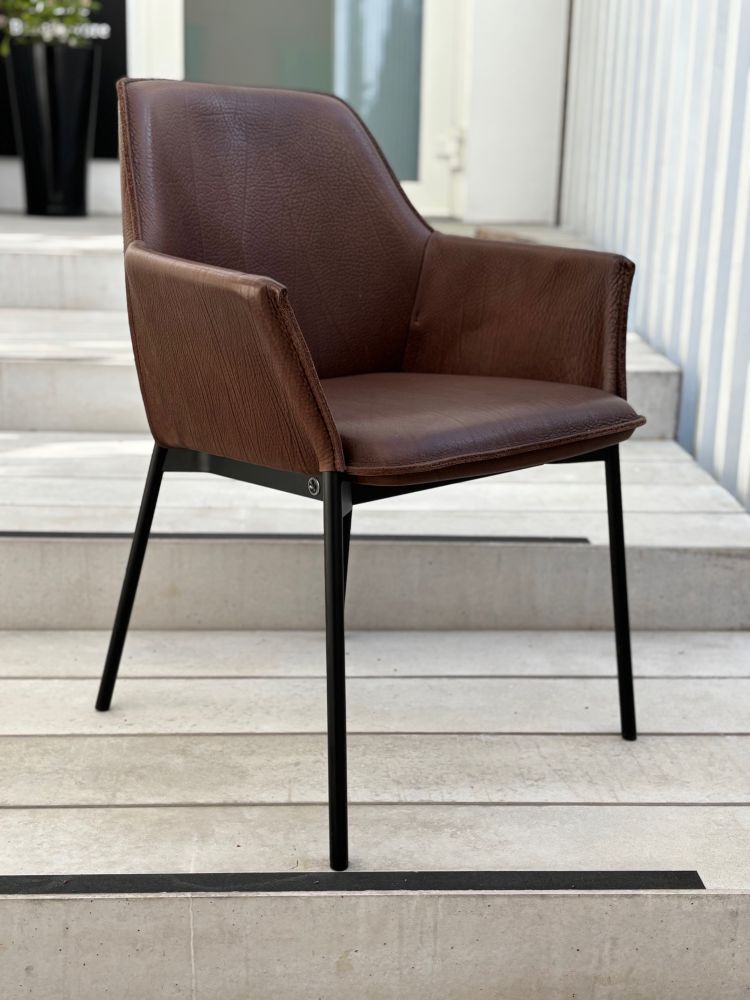 Freifrau Grace Armchair High Coffee